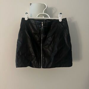 Zipper leather mini skirt